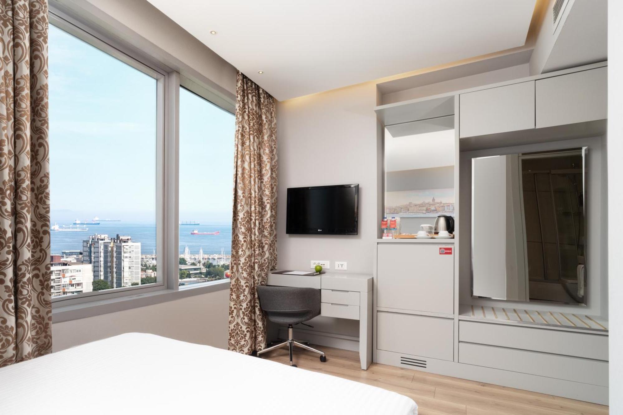 Ramada Plaza By Wyndham Istanbul Atakoy Hotell Exteriör bild