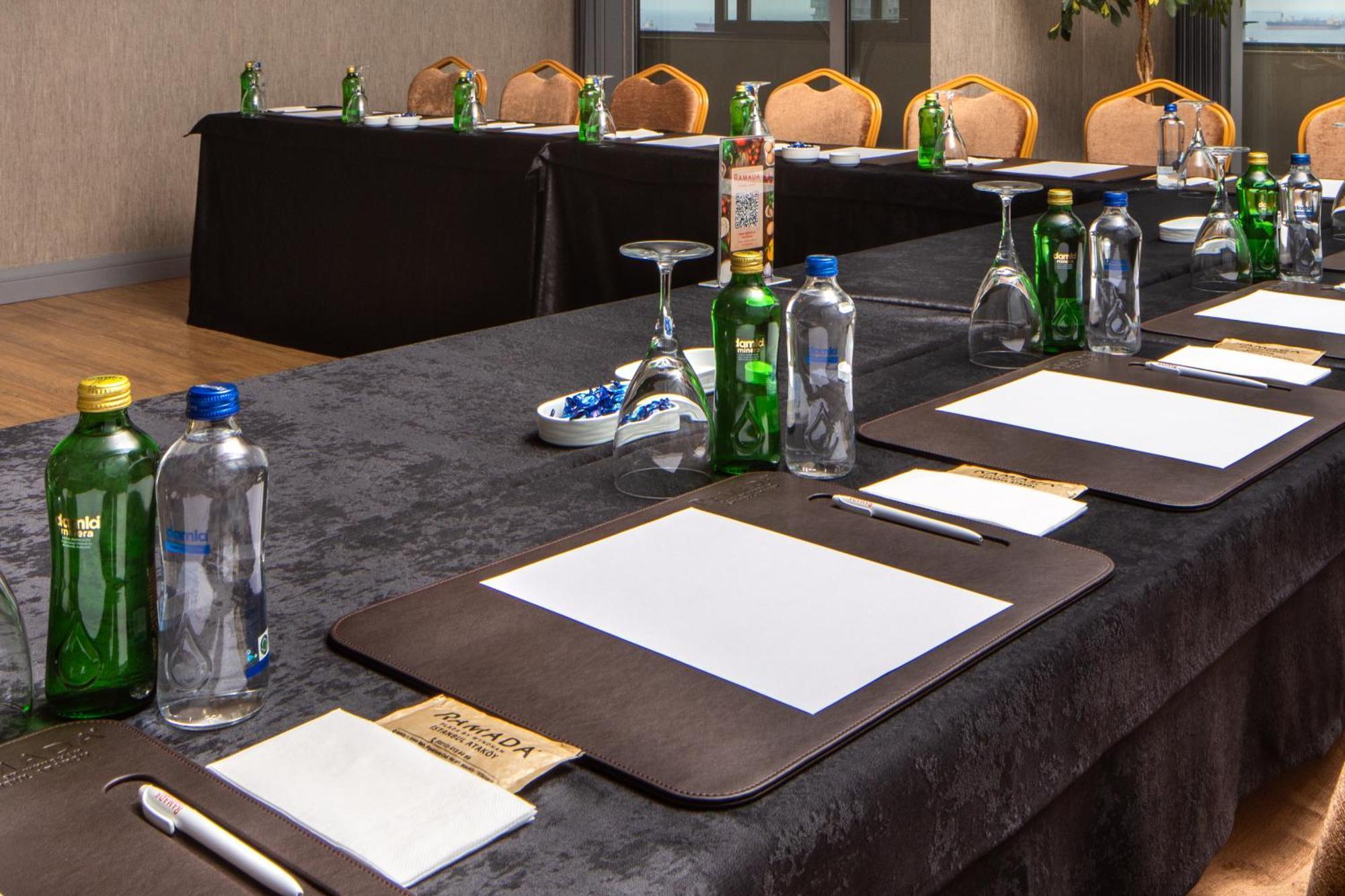 Ramada Plaza By Wyndham Istanbul Atakoy Hotell Exteriör bild