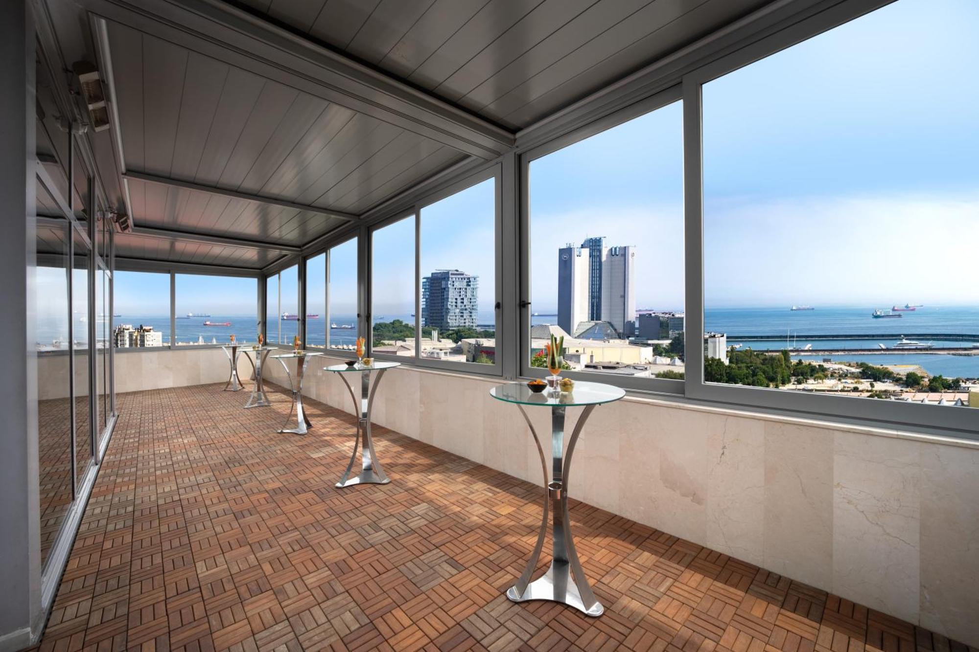 Ramada Plaza By Wyndham Istanbul Atakoy Hotell Exteriör bild