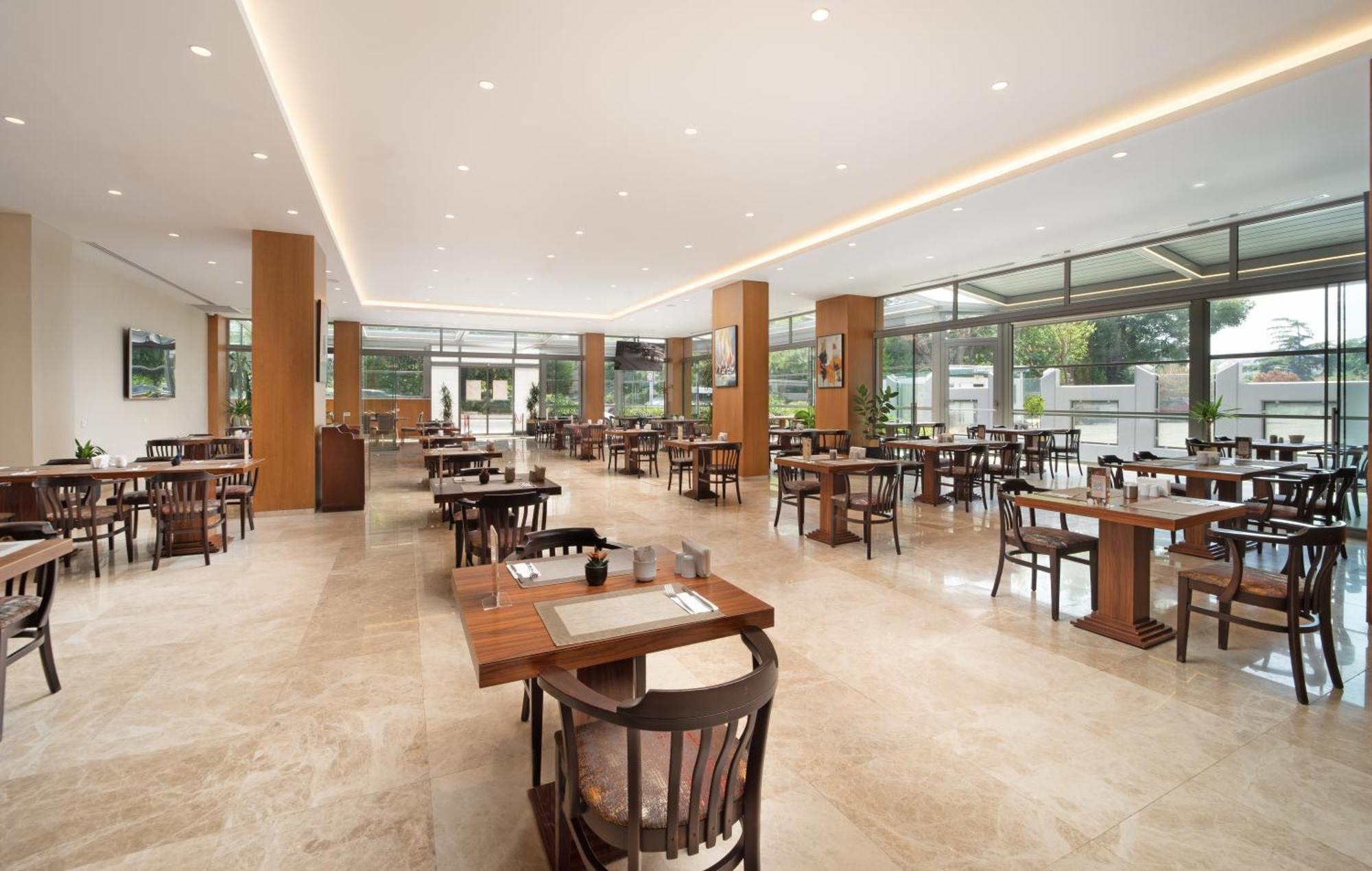 Ramada Plaza By Wyndham Istanbul Atakoy Hotell Exteriör bild