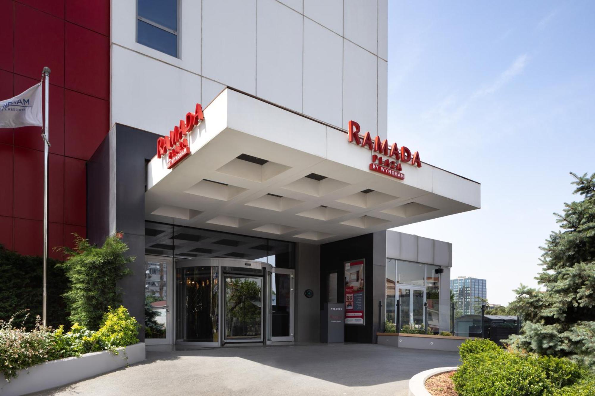 Ramada Plaza By Wyndham Istanbul Atakoy Hotell Exteriör bild