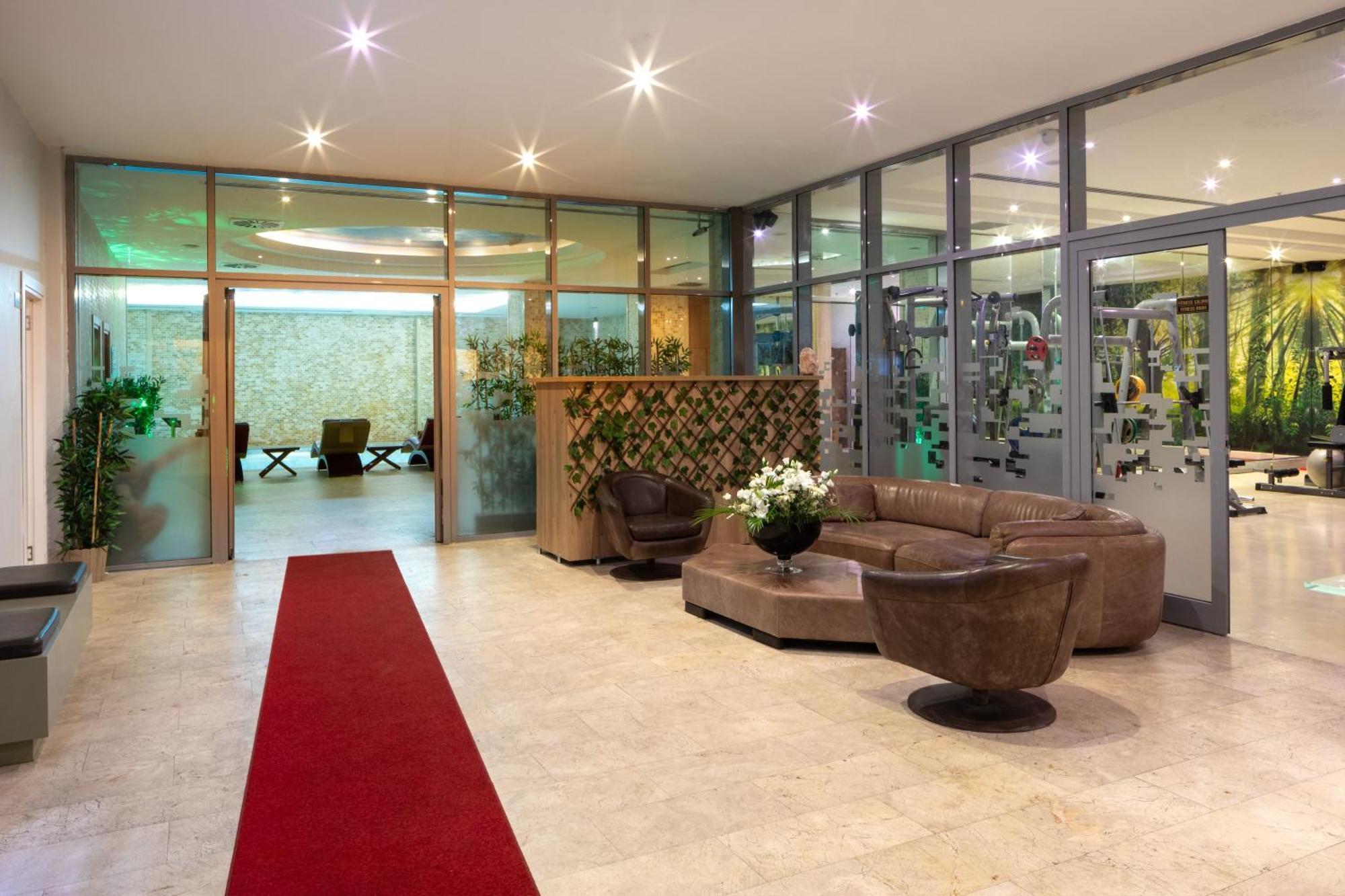 Ramada Plaza By Wyndham Istanbul Atakoy Hotell Exteriör bild