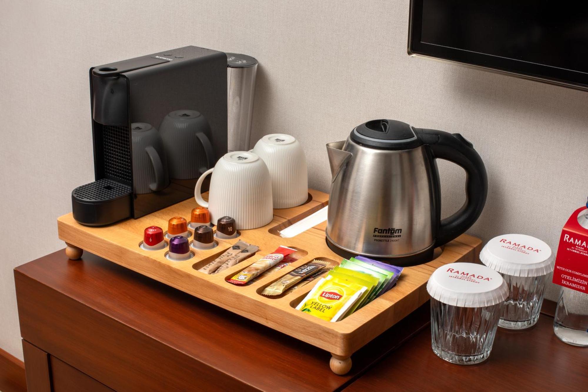 Ramada Plaza By Wyndham Istanbul Atakoy Hotell Exteriör bild