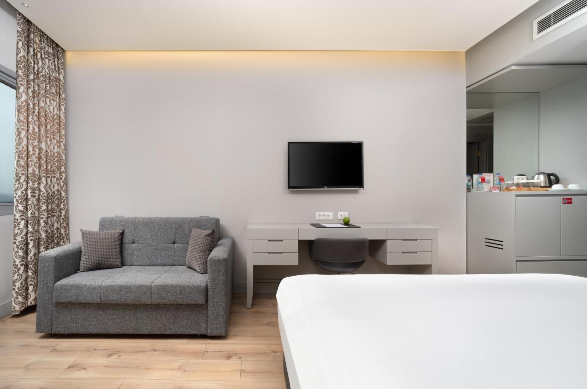 Ramada Plaza By Wyndham Istanbul Atakoy Hotell Exteriör bild