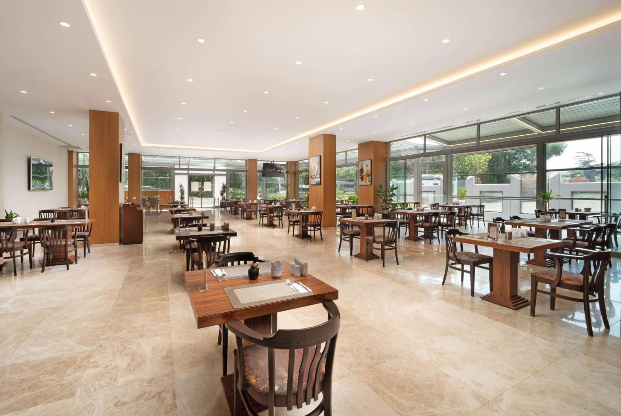 Ramada Plaza By Wyndham Istanbul Atakoy Hotell Exteriör bild